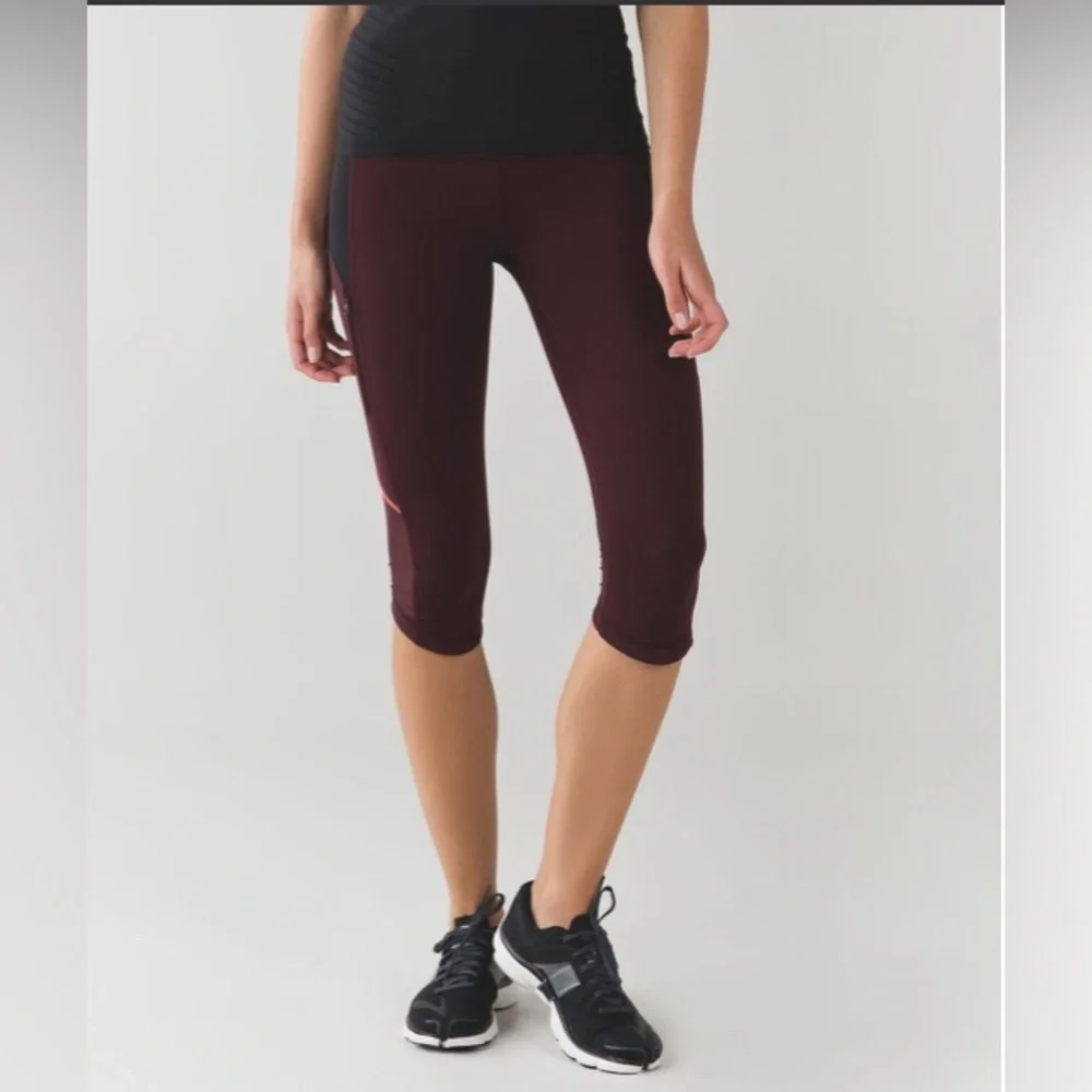 SOLD Lululemon Kris Cross Crop (Full-On Luxtreme) Sz 2 - Picture 2 of 11